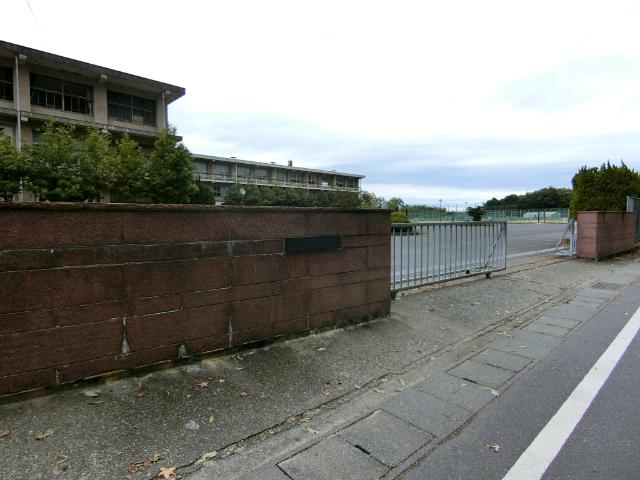 山口県立岩国高校：709m