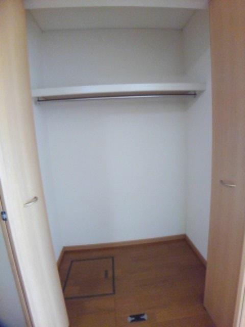 ヴィラＯＧＡＴＡ（102） 収納