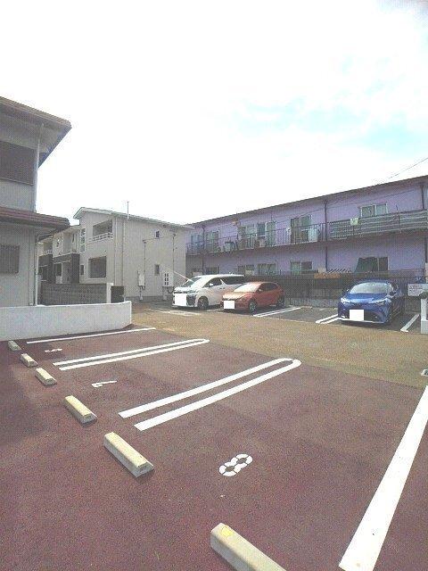 ルピナスⅡ（201） 駐車場