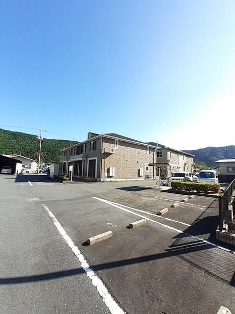 ラ・リシェス（104） 駐車場