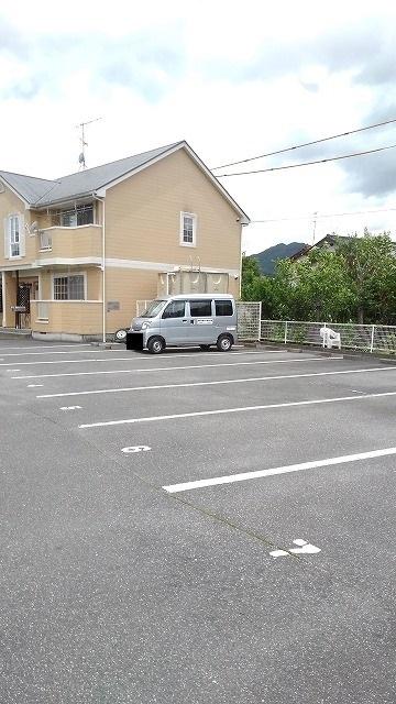 ラコート・フジＡ（202） 駐車場