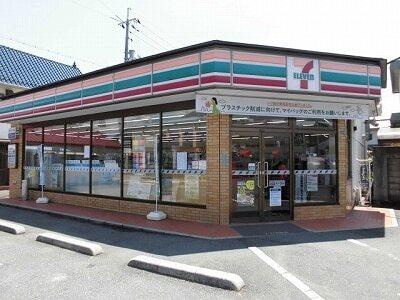 セブンイレブン本町店：200m