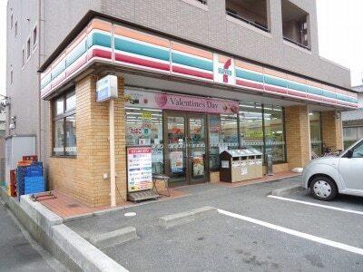 セブンイレブン立戸店：300m