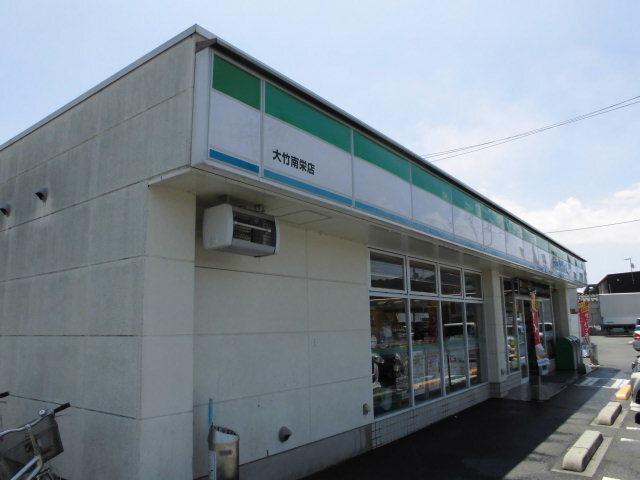 ファミリーマート南栄店：70m