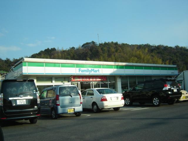 ファミリーマート平田店（コンビニ）：511m
