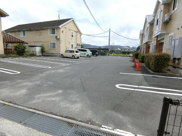 フレーズアンソレイエＣ棟（201） 駐車場
