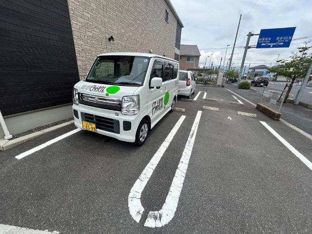 ラ・プエルタ（102） 駐車場
