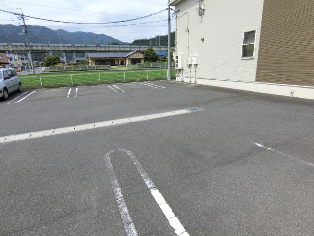 サン・ユイットＡ（101） 駐車場