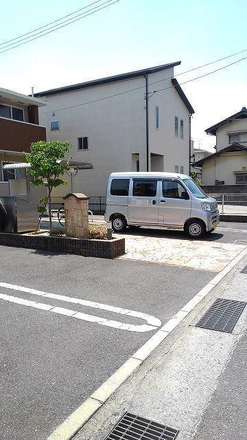 コンチェルト（101） 駐車場
