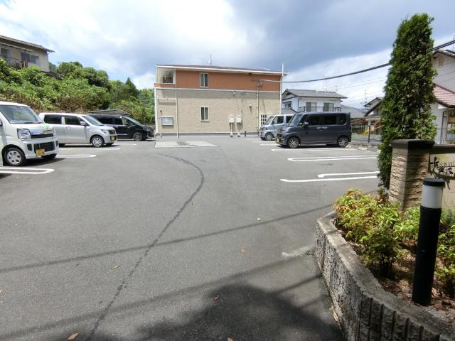 サンビレッジ　和（202） 駐車場