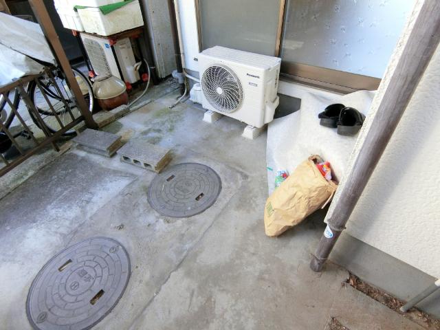 迎川様貸家（1） 駐車場