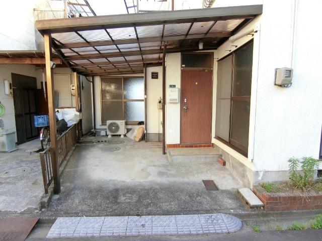 迎川様貸家（1） 駐車場