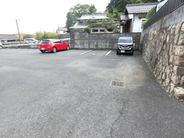 パークハイツB棟（102） 駐車場