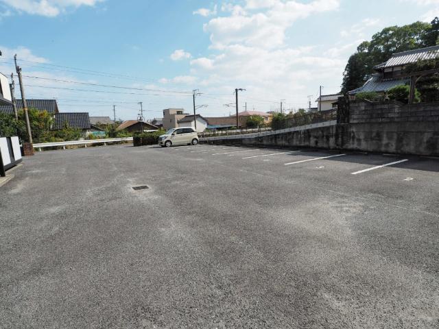 パークハイツB棟（102） 駐車場