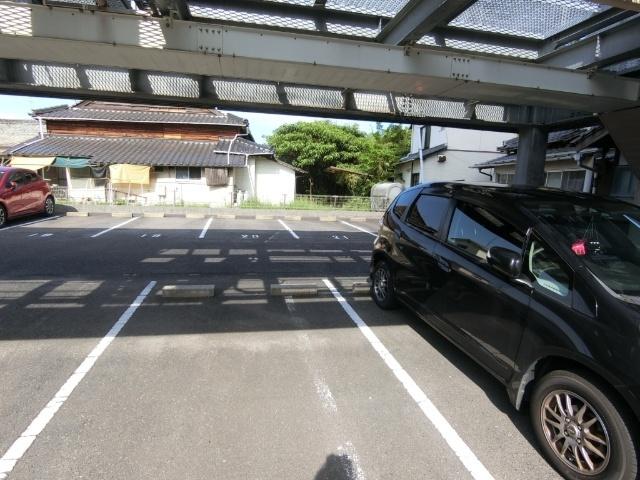 ビューカサディ（202） 駐車場