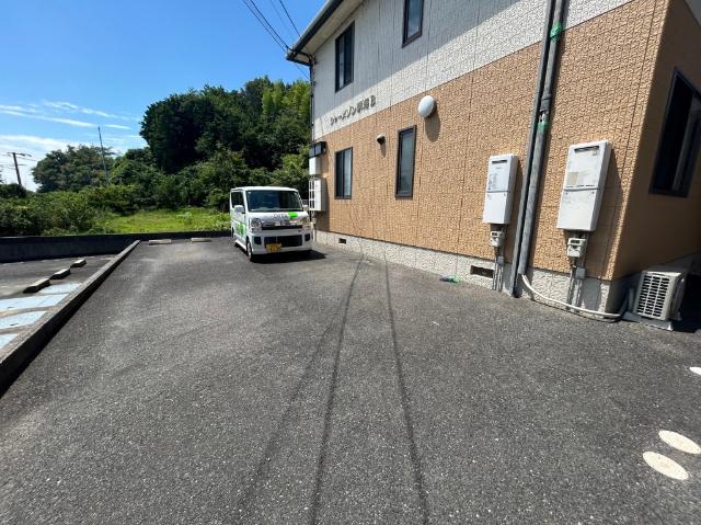 シャーメゾン朝海　Ｂ棟 駐車場