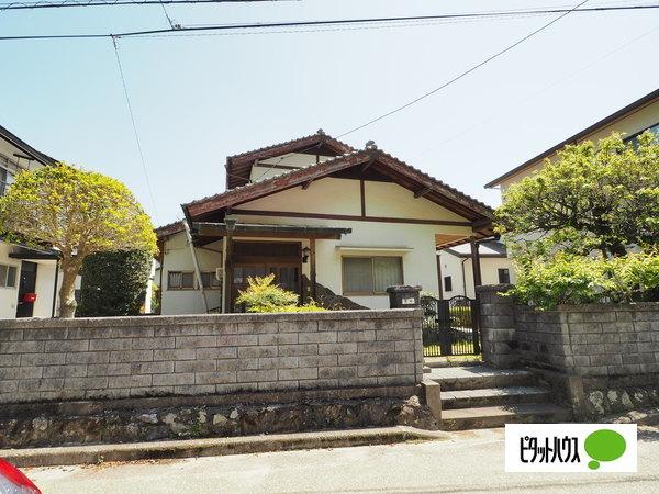 前面道路も町に合わせたデザインとなっております。