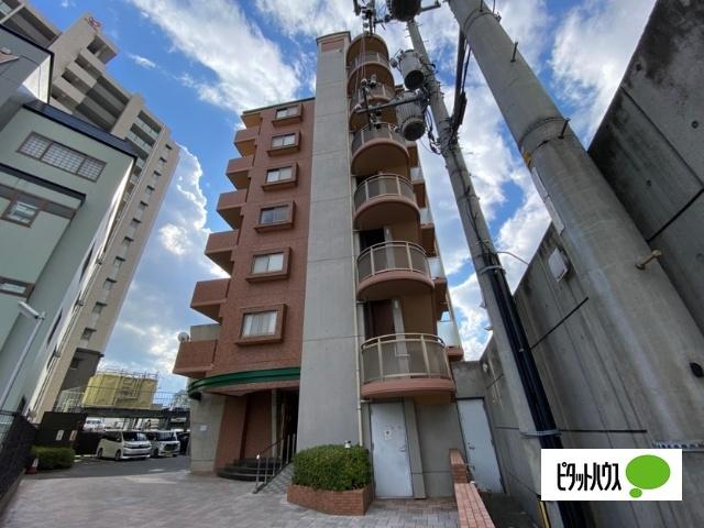 重厚感のある造り。デザイン性の高い分譲マンション