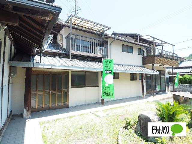 広々とした大邸宅です。