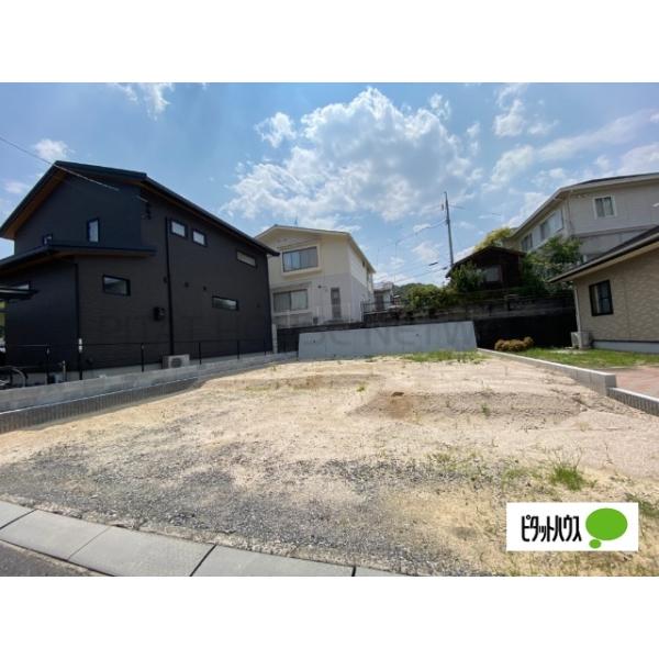 建築前の写真です。