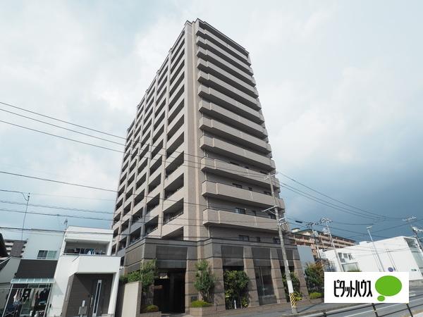 重厚感のあるおしゃれな外観