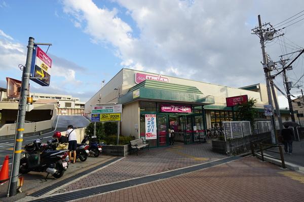 Maxvalu千里山店：487m