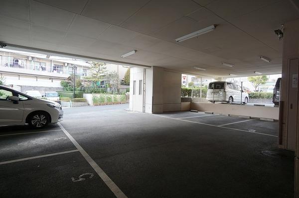 アビタシオン橋本Ⅰ 駐車場