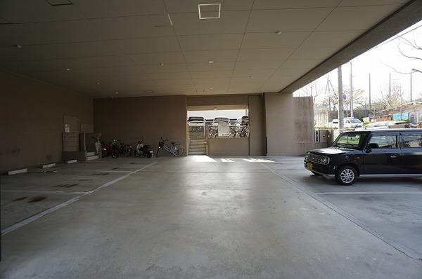 パークフォレスト千里 駐車場