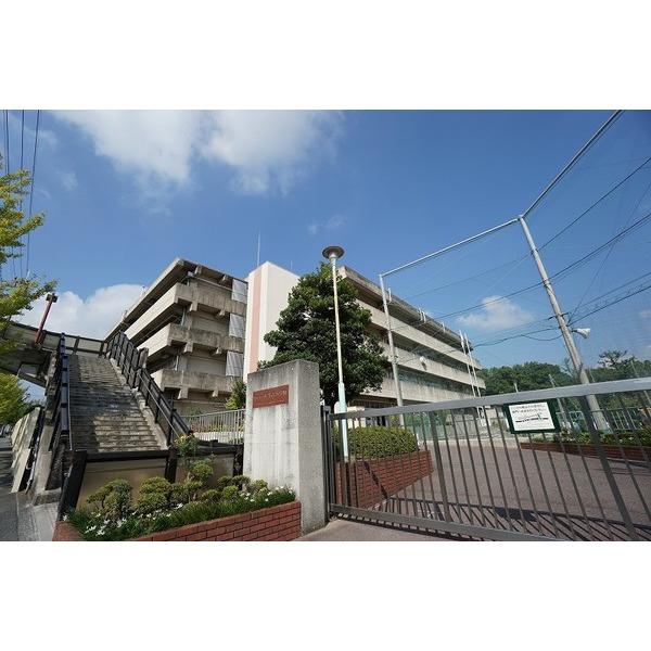 吹田市立佐井寺小学校：1271m