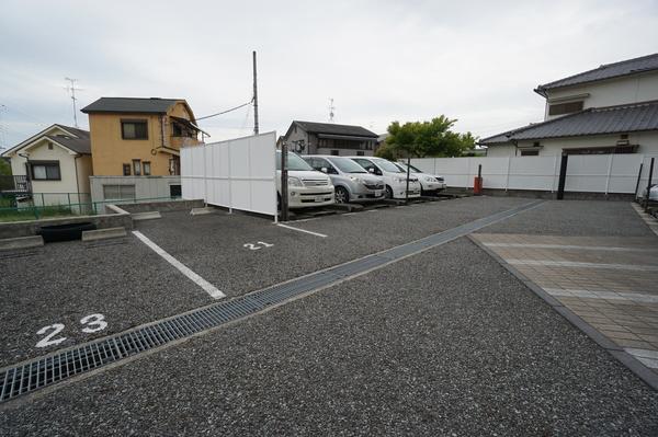 グレンエデン北谷 駐車場