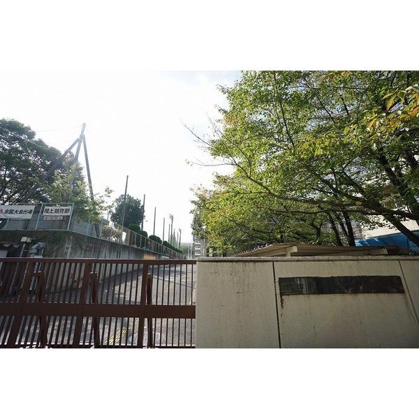 吹田市立佐井寺中学校：1204m