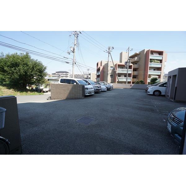 トレ・ビバース上山手公園Ⅰ 駐車場
