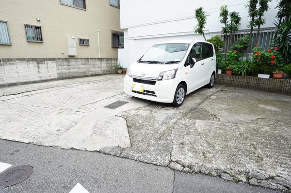 マンション真砂 駐車場