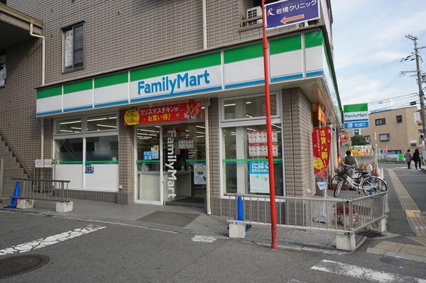 ファミリーマート豊津駅前店：154m