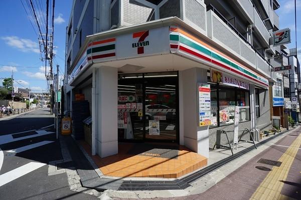 セブンイレブン吹田千里山西5丁目店：95m