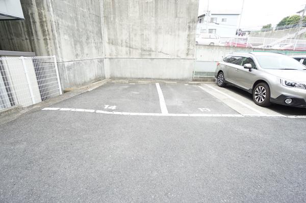 ハイタウン樽澤 駐車場