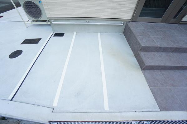 カーサ千里山西 駐車場