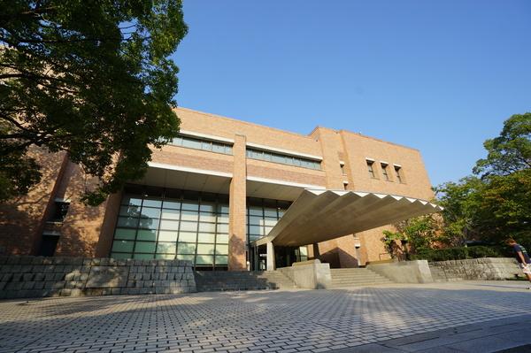 関西大学図書館：1209m