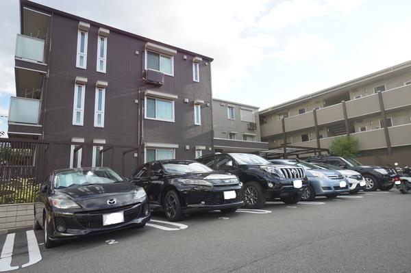 サンスクエア千里万博A棟 駐車場