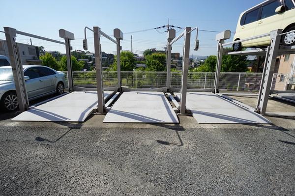 インペリアル南ヶ丘 駐車場
