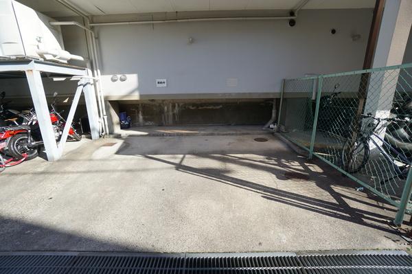 プレアール吹田SOUTH 駐車場