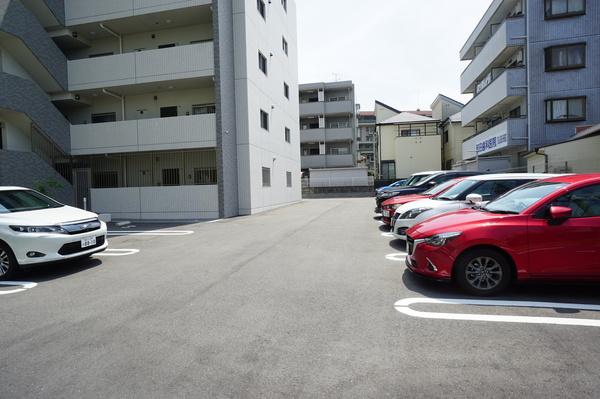 カーサ　セレーノ 駐車場