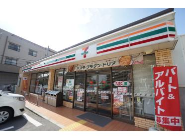 セブンイレブン阪急山田駅前店：814m