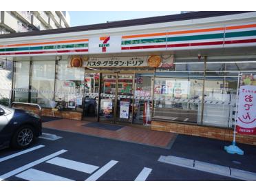 セブンイレブン吹田千里山西6丁目店：543m