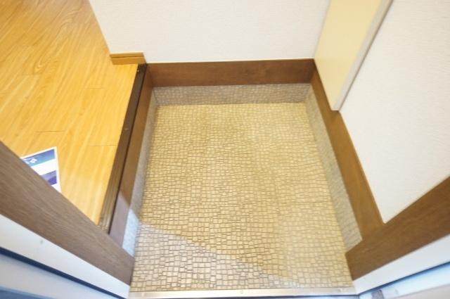 吹田市出口町アパート 玄関