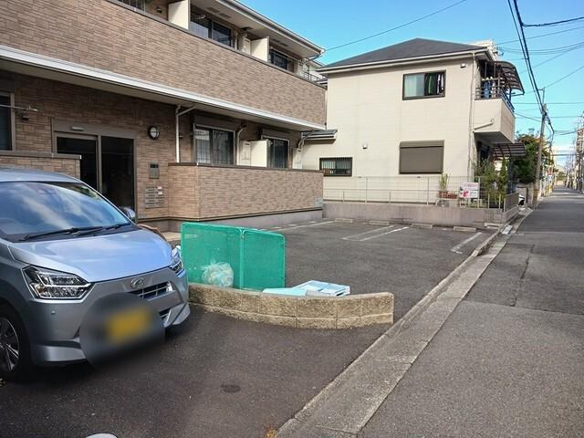 クレメントＳ（203） 駐車場