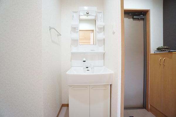 ロイヤルクィーンズパーク吹田片山町 洗面