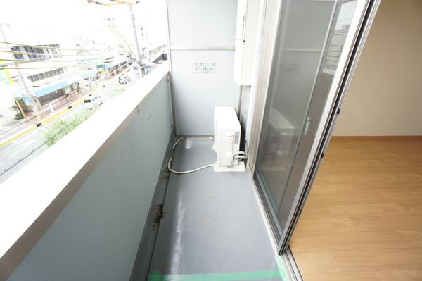 ロイヤルクィーンズパーク吹田片山町 バルコニー