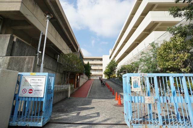 吹田市立片山小学校：863m