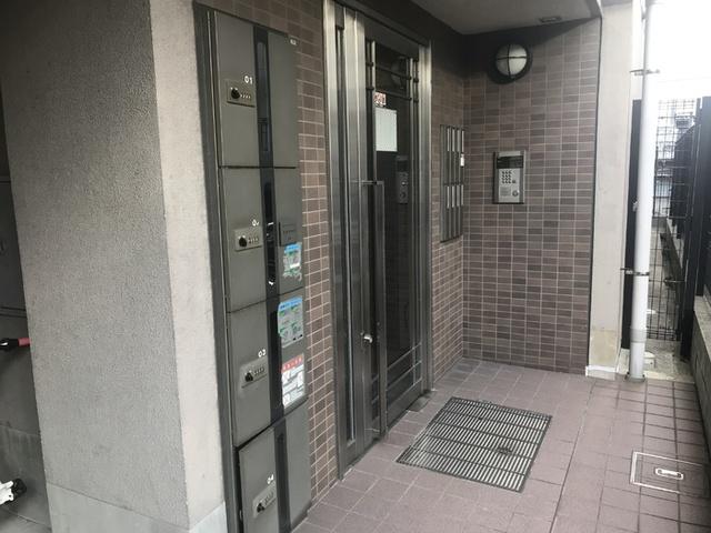 ドミール関大前（202） エントランス